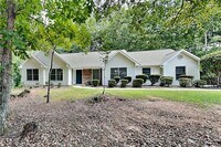 Building Photo - 5665 Enchantress Ln NE
