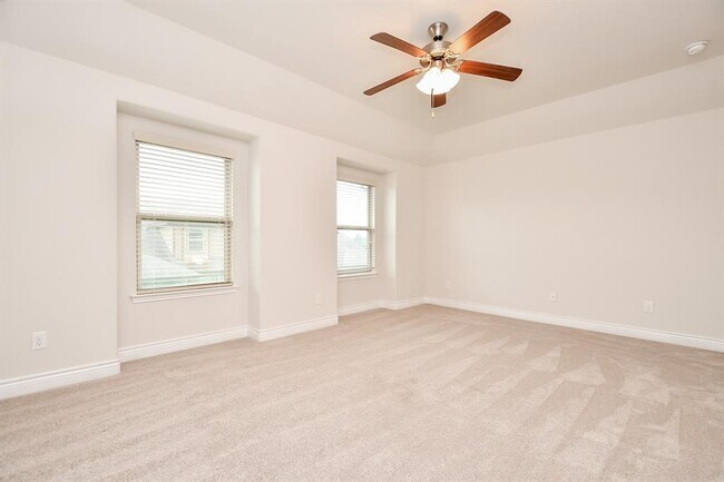 Building Photo - 24210 Madrid Hill Ln