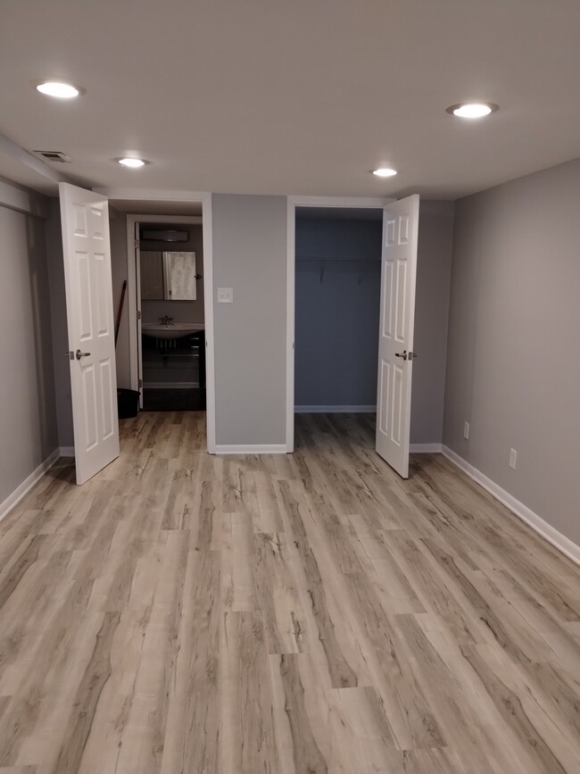 3rd Bedroom - 4233 S Prairie Ave