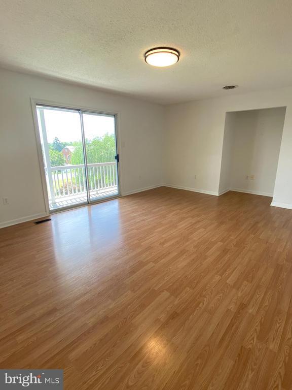 Building Photo - 204 N Red Hill Rd