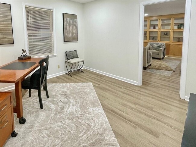 Building Photo - 4457 Frontier Way NE