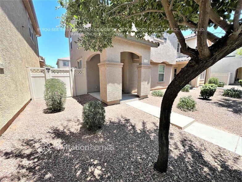 Building Photo - 952 S Hawk Ln