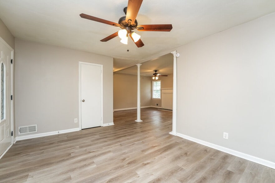 Building Photo - 1228 Weston Dr