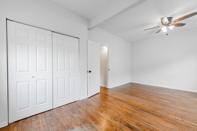 Building Photo - 1709 W Barry Ave