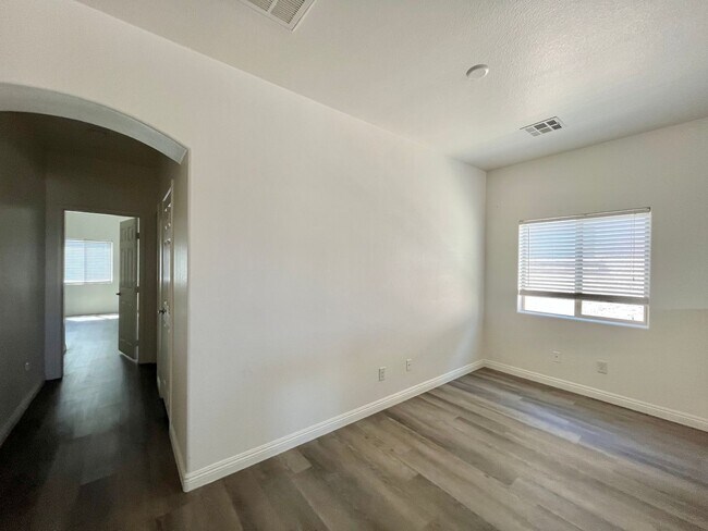 Building Photo - 9493 Alma Ridge Ave