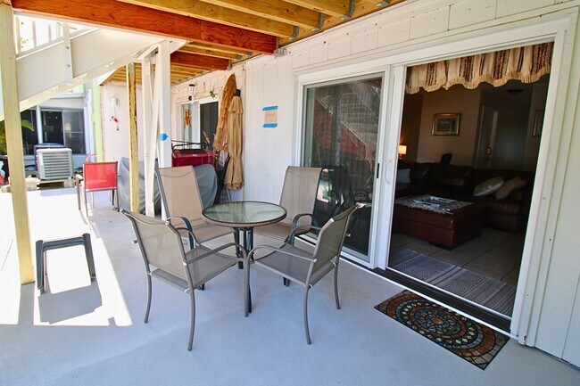 Building Photo - Waterfront Living at Bermuda Bay – Fully F...