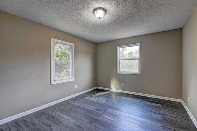 Building Photo - 1640 Kitchens Rd