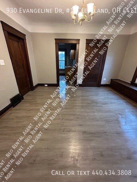 Building Photo - 930 Evangeline Rd