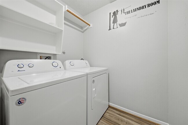 Building Photo - 1607 Sandy Park Dr