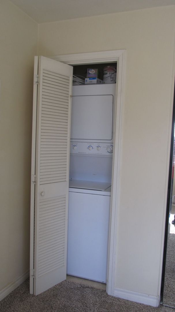 Building Photo - Steps to the Beach with rooftop deck