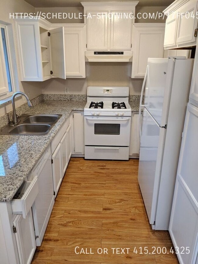 Primary Photo - 701 Oakland-