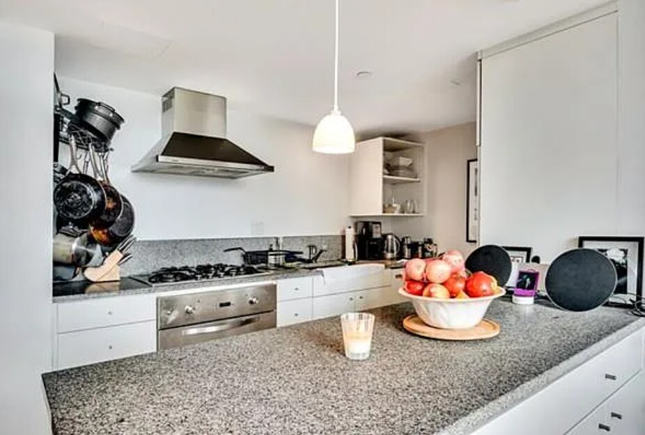 Building Photo - 25 Channel Ctr St