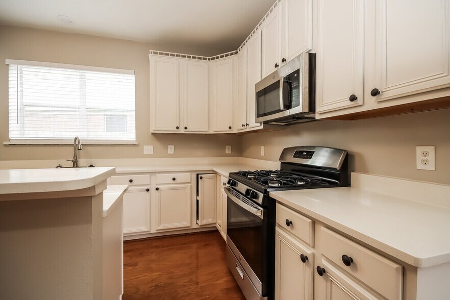 Building Photo - 19322 Oak Station Dr