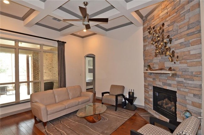 Building Photo - 12812 Black Hills Dr