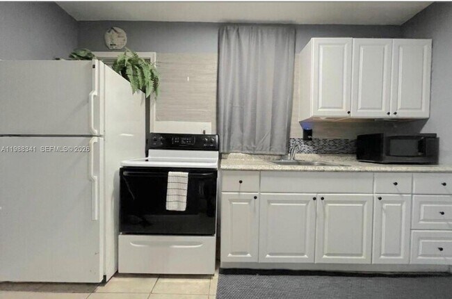 Building Photo - 2120 NE 168th St