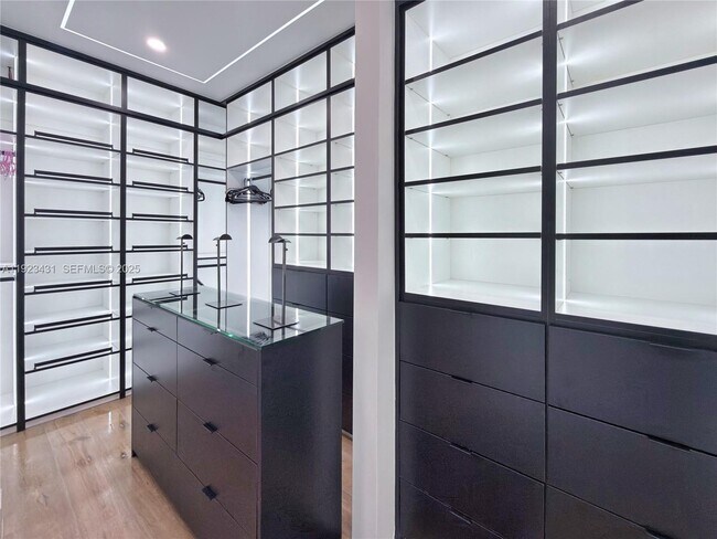 Building Photo - 10098 NW 74th Terrace