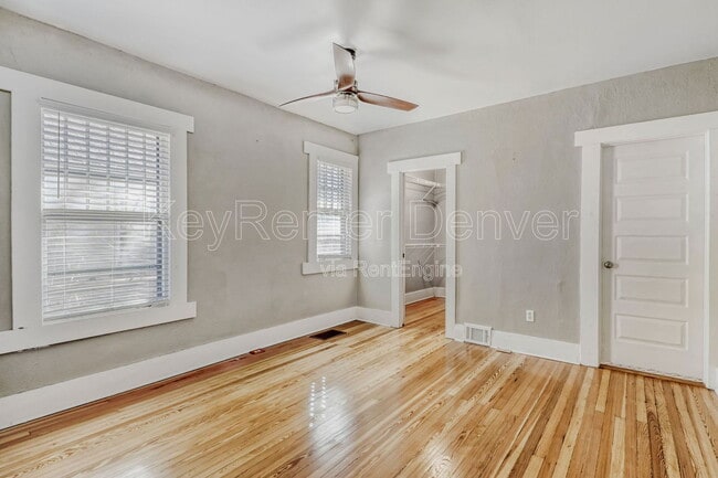 Building Photo - 3056 W Clyde Pl