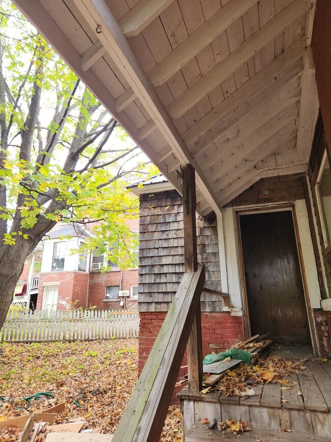 Building Photo - 37 Erchles St