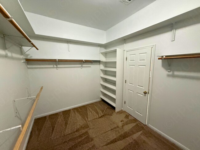 Building Photo - 18434 Rogers Bend
