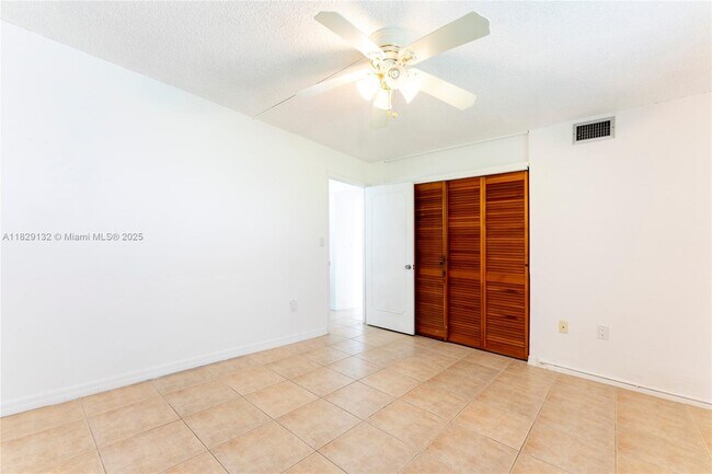 Building Photo - 3551 NE 169th St