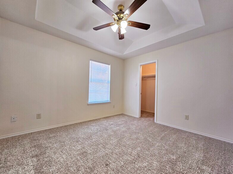 Building Photo - 813 W Arroyo Park Ln