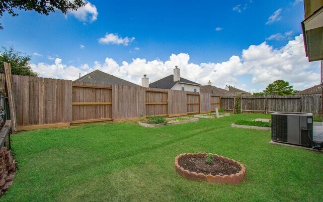 Building Photo - 12026 Parkers Hideaway Dr