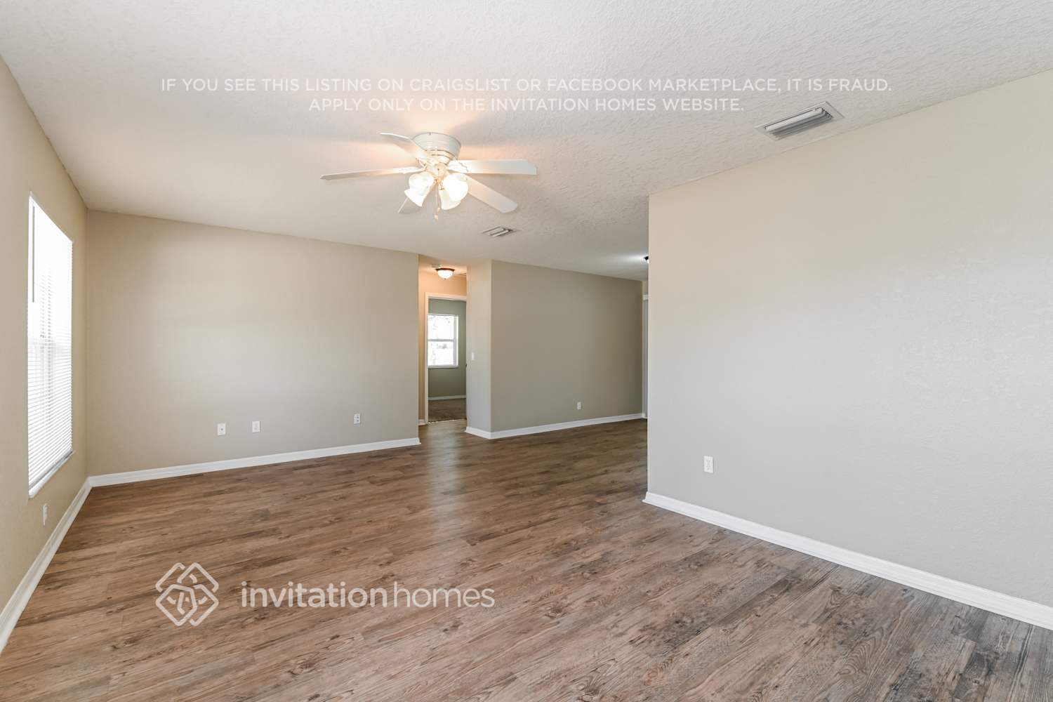 Building Photo - 3708 Fontainebleau St