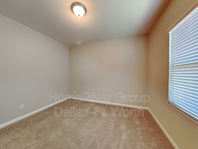 Building Photo - 424 Dove Creek Ln