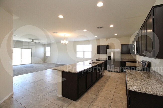 Building Photo - 2455 E Alida Dr