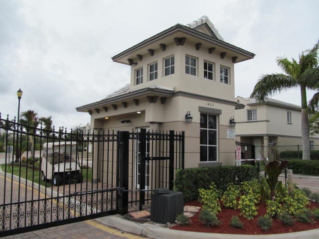 Building Photo - 1987 Nassau Dr