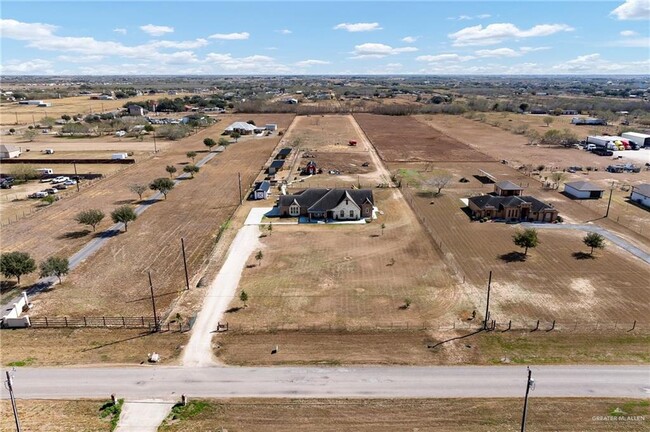 Building Photo - 22820 Uresti Rd