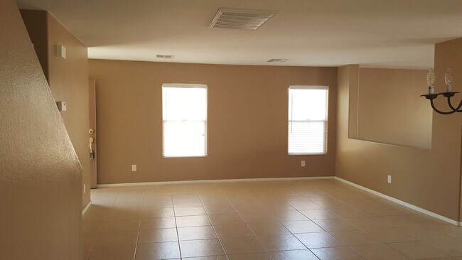 Building Photo - Beautiful 4Bed/3Bath/2Car home located within the Iron Mountain Ranch Community