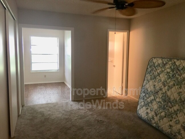 Building Photo - 2256 Spanish Dr