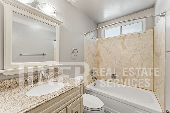 Building Photo - 3729 Moonbeam Dr