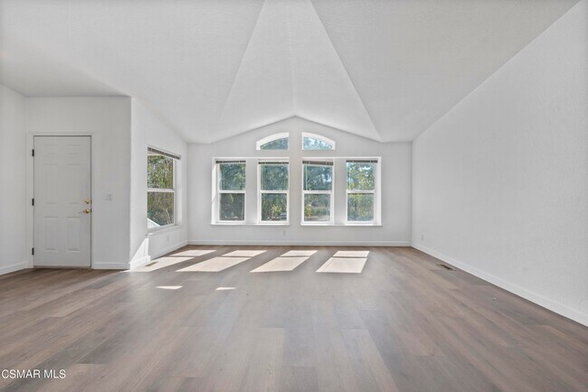 Building Photo - 1057 E La Loma Ave