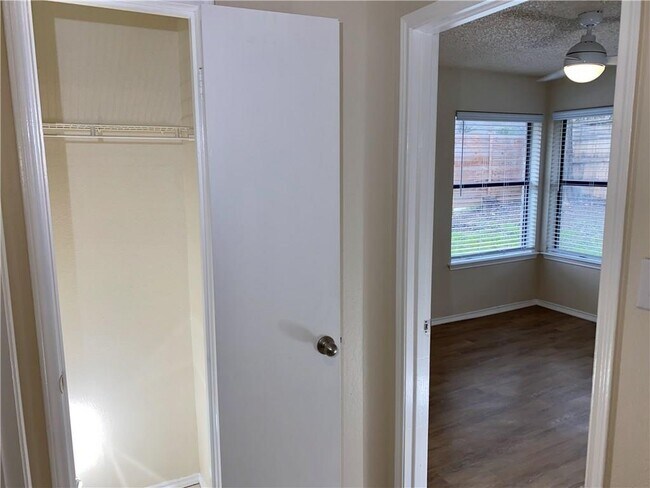 Building Photo - 1700 Rustlers Rd