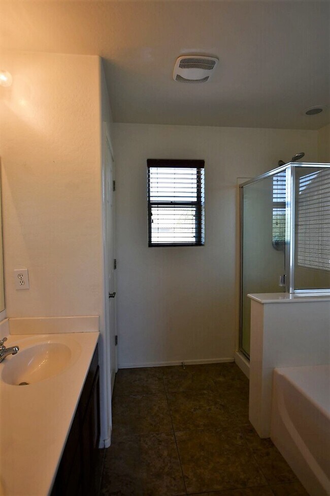 Building Photo - 4 Bed 2.5 Bath in Power Ranch! Hurry on this one, Corner lot!