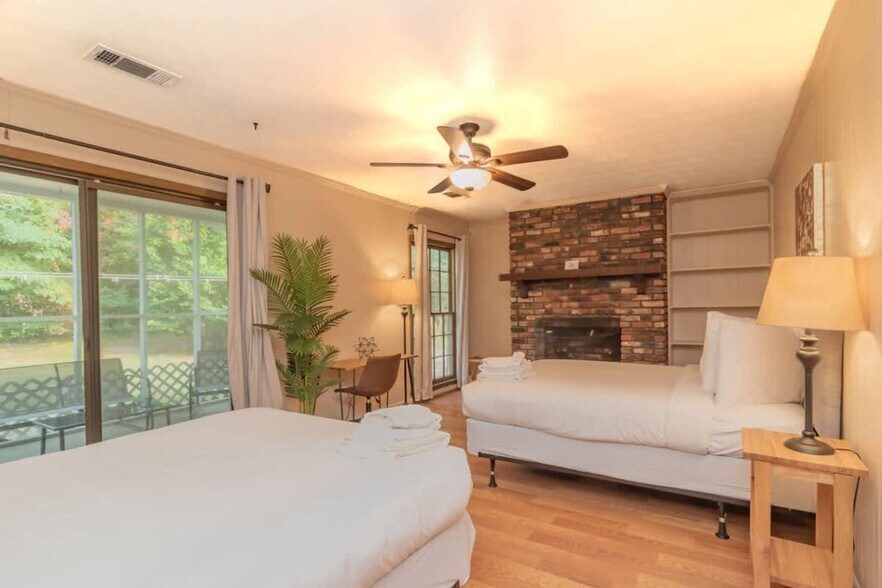 Building Photo - 2118 Skylake Dr
