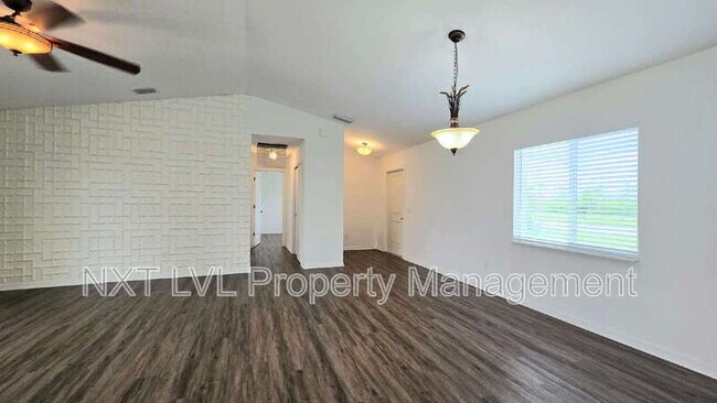 Building Photo - 232 NW 6th Ave