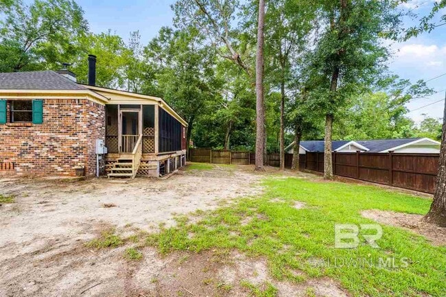 Building Photo - 500 Pomelo St