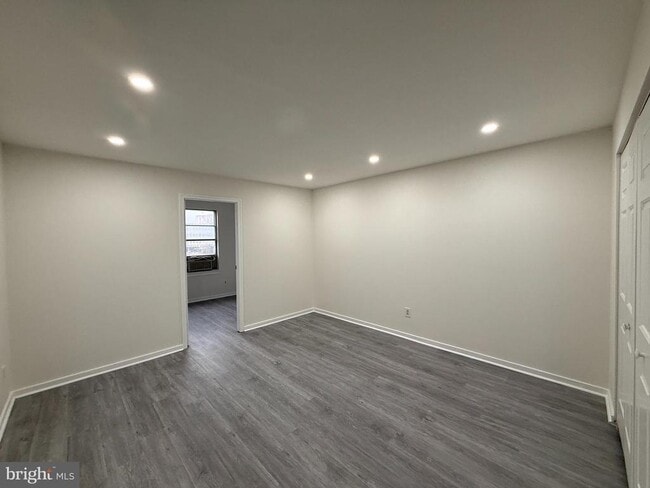 Building Photo - 205 N 9th St