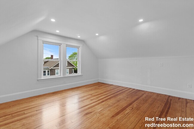 Building Photo - 35 Farragut Ave