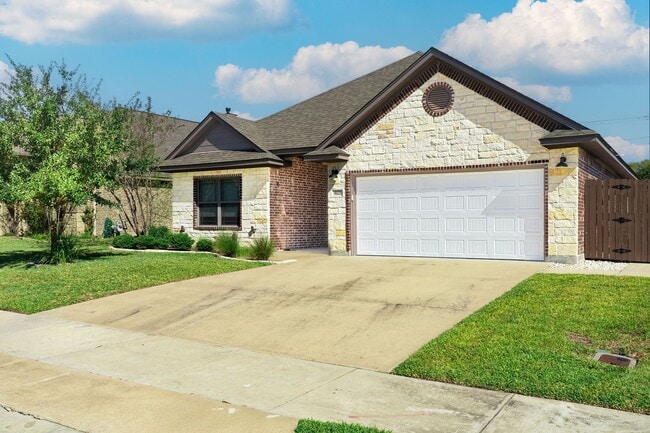 Building Photo - 4105 Muncaster Ln