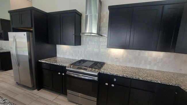 Building Photo - Beautiful 4 bedroom 2.5 bathroom home! READY NOW