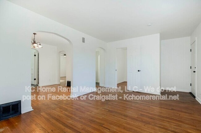 Building Photo - 7219 Chestnut Ave