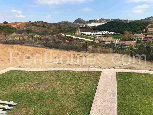 Building Photo - 5539 Alexandrine Ct