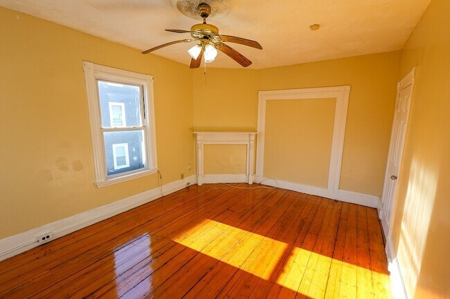 Building Photo - 35 Clarkson St