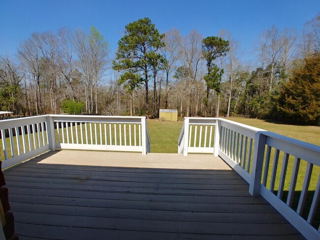 Building Photo - 146 Woodstone Cir