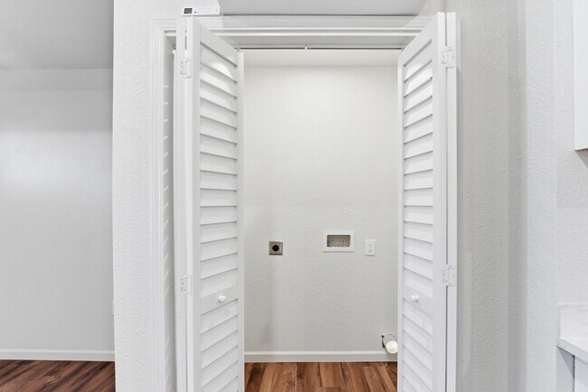 Building Photo - 69 N Tucker St