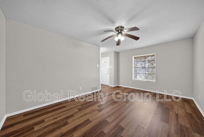 Building Photo - 103 Brettonwood Dr